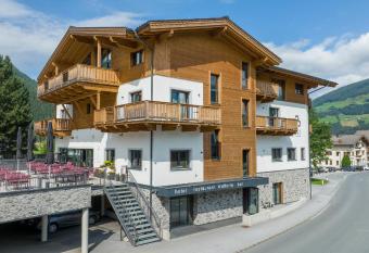 Herz3 Hotel Bar Restaurant Trattoria has Balcony rooms