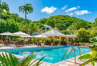 Blue Horizons Garden Resort allows 18 year olds to book a room