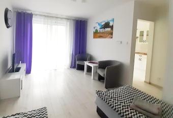 Apartament Z  ota     cza allows 18 year olds to book a room