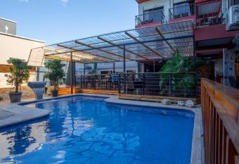 La Fortuna Downtown Hotel Boutique allows 18 year olds to book a room