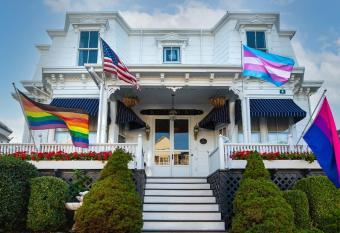 Brasswood Inn allows 18 year olds to book a room