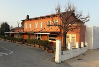 Locanda Mirafiori has Balcony rooms