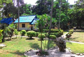 Sukorn Andaman Beach Resort has Balcony rooms