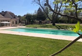 Demeure Larmandier has Balcony rooms