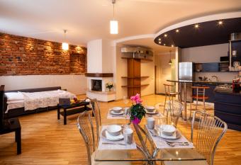 Old Riga Aldaru street Apartment with Sauna allows 18 year olds to book a room