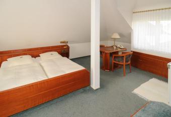 Alfa Apartment Hotel allows 18 year olds to book a room