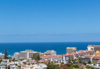 Hotel Casa del Sol allows 18 year olds to book a room
