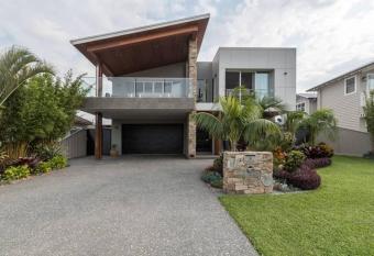 East Woonona Sea Esta Studio allows 18 year olds to book a room