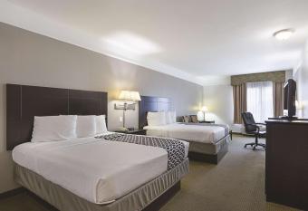 La Quinta Inn Ste Deer Park allows 18 year olds to book a room