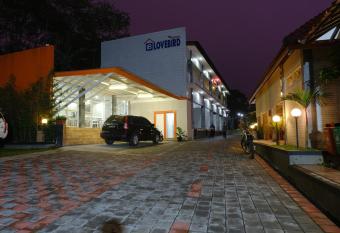 Wisma Lovebird has Balcony rooms