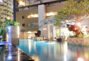   L Hotel Royale Jakarta has Smoking rooms