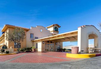 Travelodge by Wyndham El Paso - Airport allows 18 year olds to book a room