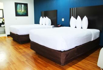 Stay Express Inn Dallas - Fair Park / Downtown has Smoking rooms