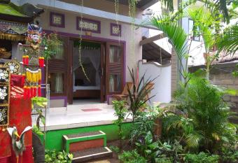 Rumahku Homestay has Balcony rooms