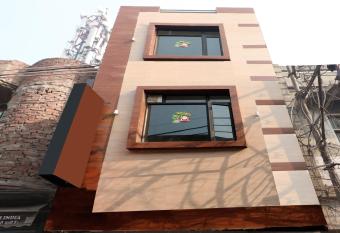 OYO 27650 Gian Residency allows 18 year olds to book a room