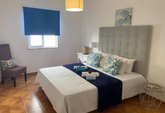 Vivenda Rosa Lagos allows 18 year olds to book a room