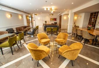 Montefiore Hotel By Smart Hotels allows 18 year olds to book a room