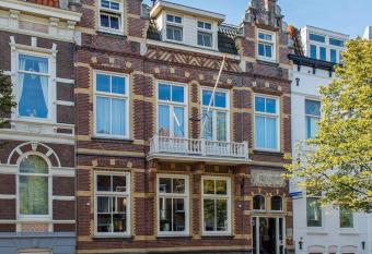 Villa Charlton nr.71 has Balcony rooms