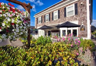 Cannon Beach Hotel Collection allows 18 year olds to book a room