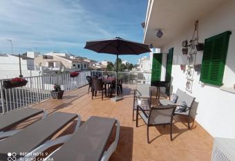 Fantastic, 100 meters from the beach has Balcony rooms