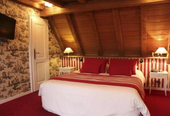 H  tel Restaurant Relais De La Poste - Strasbourg Nord allows 18 year olds to book a room