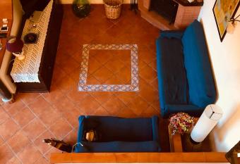 50 sfumature dell Arcobaleno allows 18 year olds to book a room