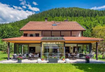 Landgasthaus Kurz Hotel & Restaurant am Feldberg - Schwarzwald has Balcony rooms