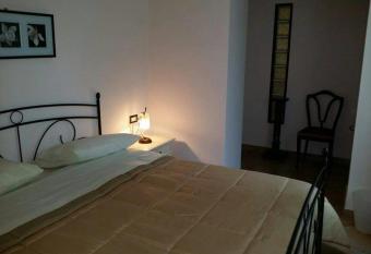 B&b La Magnolia has Balcony rooms