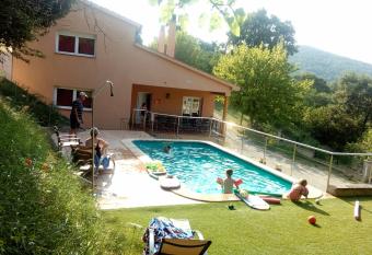 CAN MENCI   - Les Costes allows 18 year olds to book a room