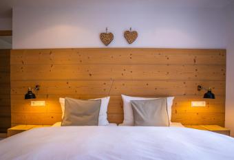 Kaltenbach s Appartements am Badeparadies has Balcony rooms