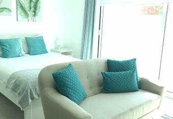 Domus da Ria allows 18 year olds to book a room