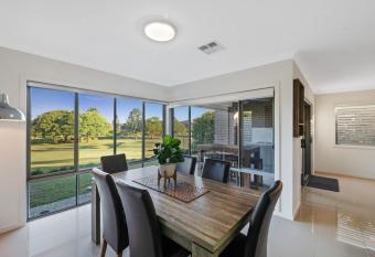 Fairway Village @ Windaroo Lakes Golf Club has Balcony rooms