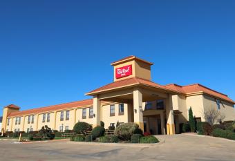 Red Roof Inn Terrell allows 18 year olds to book a room