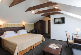 The von Stackelberg Hotel Tallinn has rooms with a private hot tub