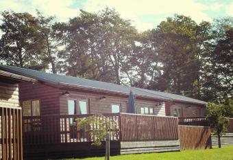 Mountain Ash Lodge with Hot Tub near Cupar Fife has Balcony rooms