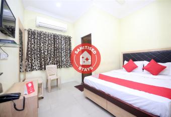 OYO Flagship 26160 Hotel Multi Star allows 18 year olds to book a room