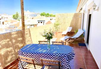 2 bedrooms appartement with city view furnished terrace and wifi at Tavira has Balcony rooms