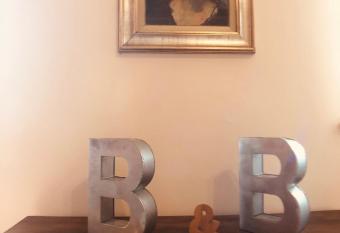 VIAMILANO25 allows 18 year olds to book a room