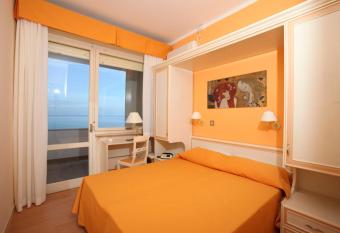 Hotel Hollywood has Balcony rooms