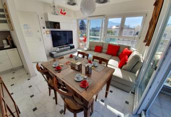 Il Parco 2 allows 18 year olds to book a room