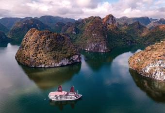 Heritage Line Ginger Cruise - Halong Bay & Lan Ha Bay allows 18 year olds to book a room