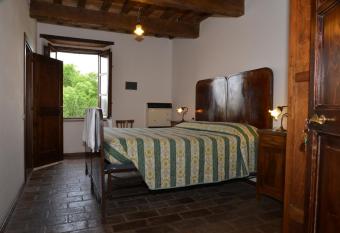 Villa Pascolo allows 18 year olds to book a room
