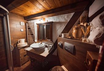 Altes Hinterh  usel has Balcony rooms