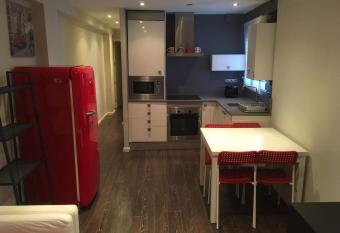 Apartamento Manuela Sancho allows 18 year olds to book a room