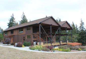 Comforts Of Whidbey has Balcony rooms