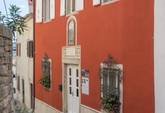 Guesthouse Villa Marija has Balcony rooms