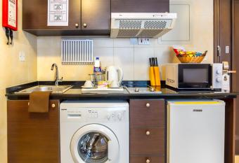 Executive Suites Abu Dhabi allows 18 year olds to book a room