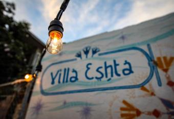 Villa Eshta has Balcony rooms