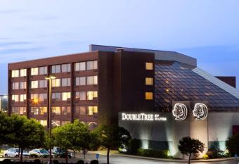 DoubleTree by Hilton Hotel Rochester has Balcony rooms