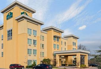 La Quinta Inn & Suites by Wyndham McAlester allows 18 year olds to book a room